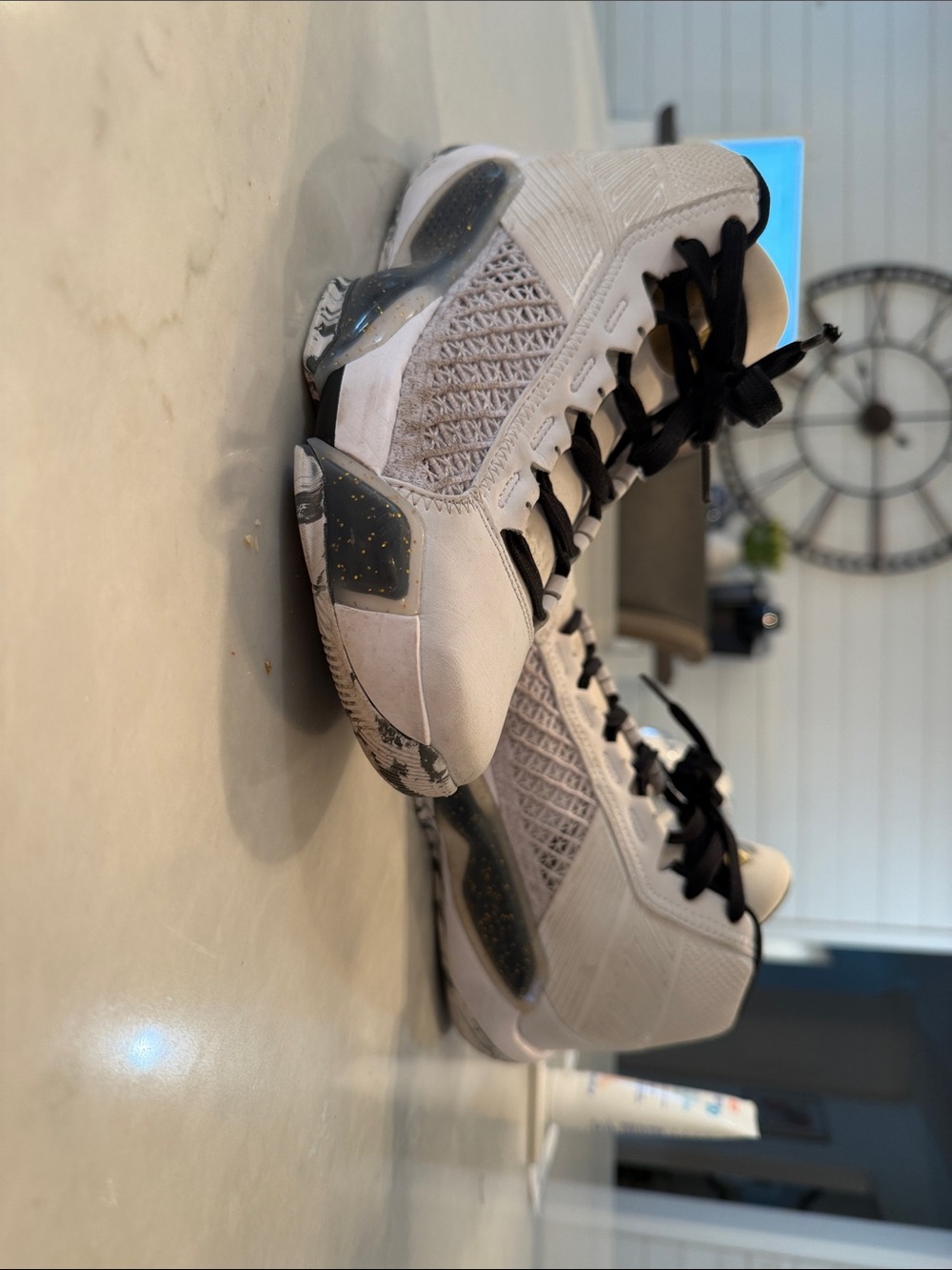 Jordan youth 6Y Sneakers in White and Black